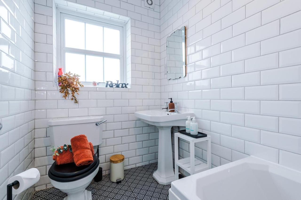 New! Gorgeous 2-Bed Home In Chester City Centre By 53 Degrees Property - Incredible Location, Ideal For Small Groups - Sleeps 6! Ngoại thất bức ảnh